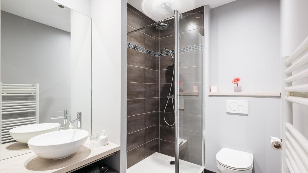 Апартаменты Le 9Eme- Metro Valmy-HomaЛион Экстерьер фото